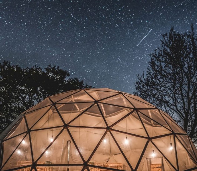 glamping tent underneath the stars